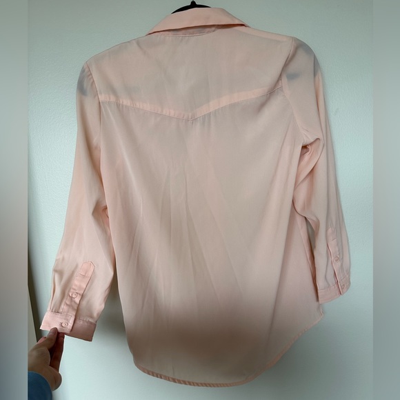 American eagle pink blouse with rose gold studded detail size XS - Picture 3 of 5